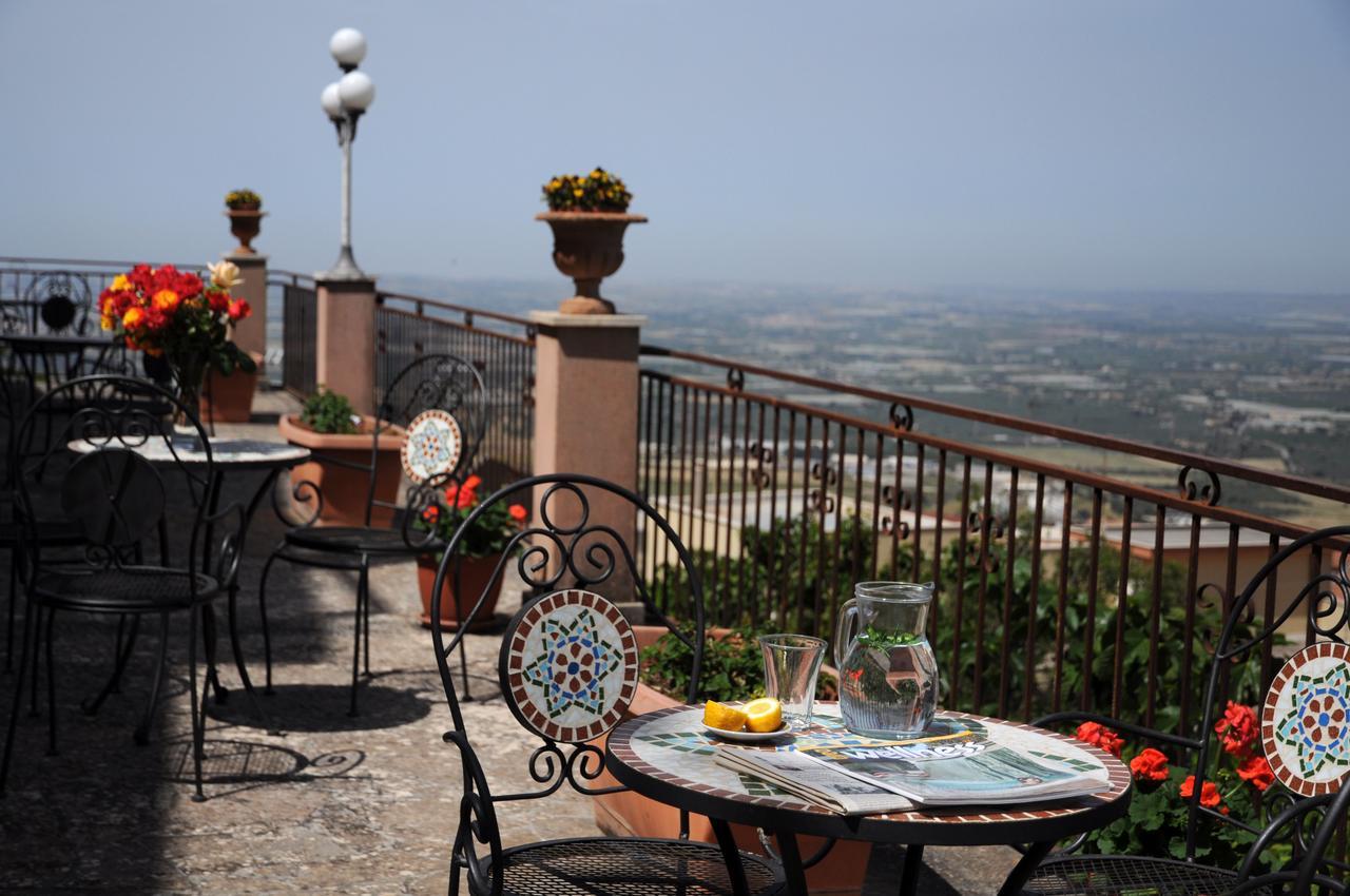 Albergo Villa Nobile キアラモンテ・グルフィ エクステリア 写真